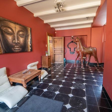 Le Richmond Hotel Godinne Bagian luar foto