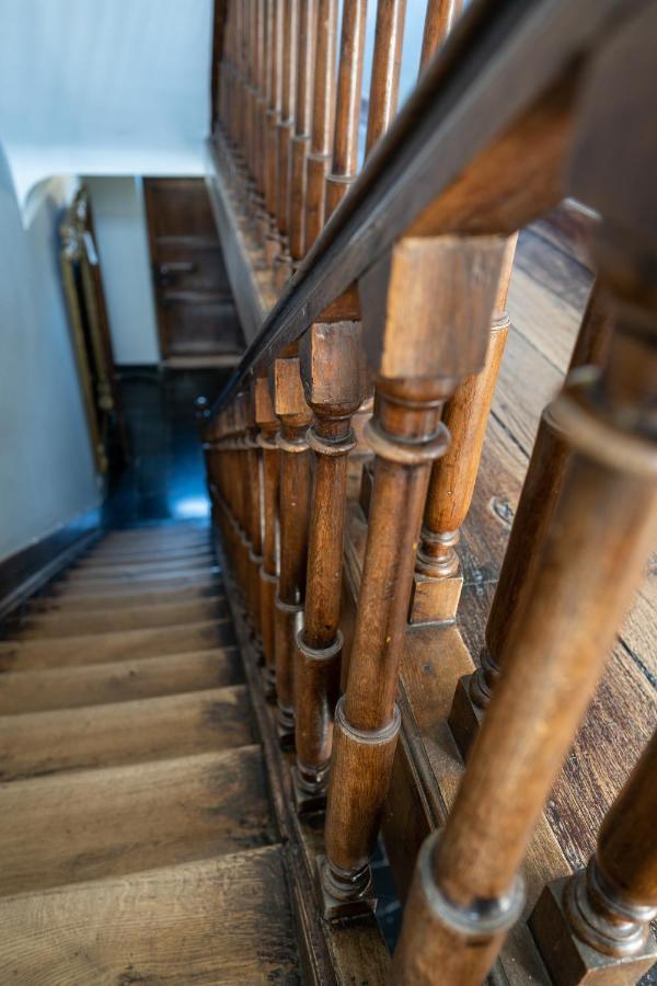 Le Richmond Hotel Godinne Bagian luar foto