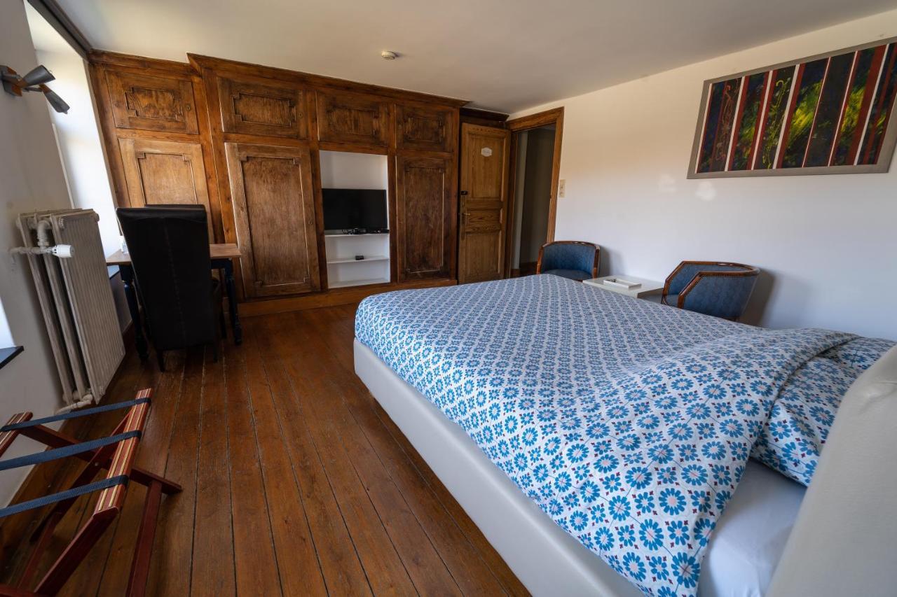 Le Richmond Hotel Godinne Bagian luar foto