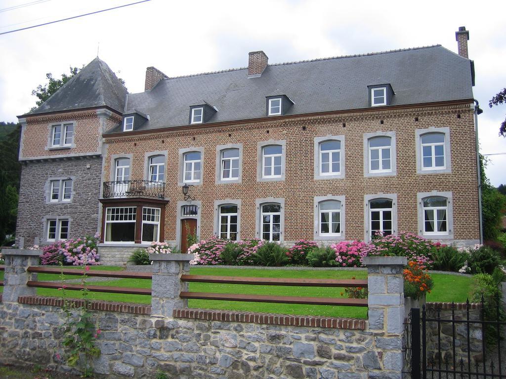 Le Richmond Hotel Godinne Bagian luar foto